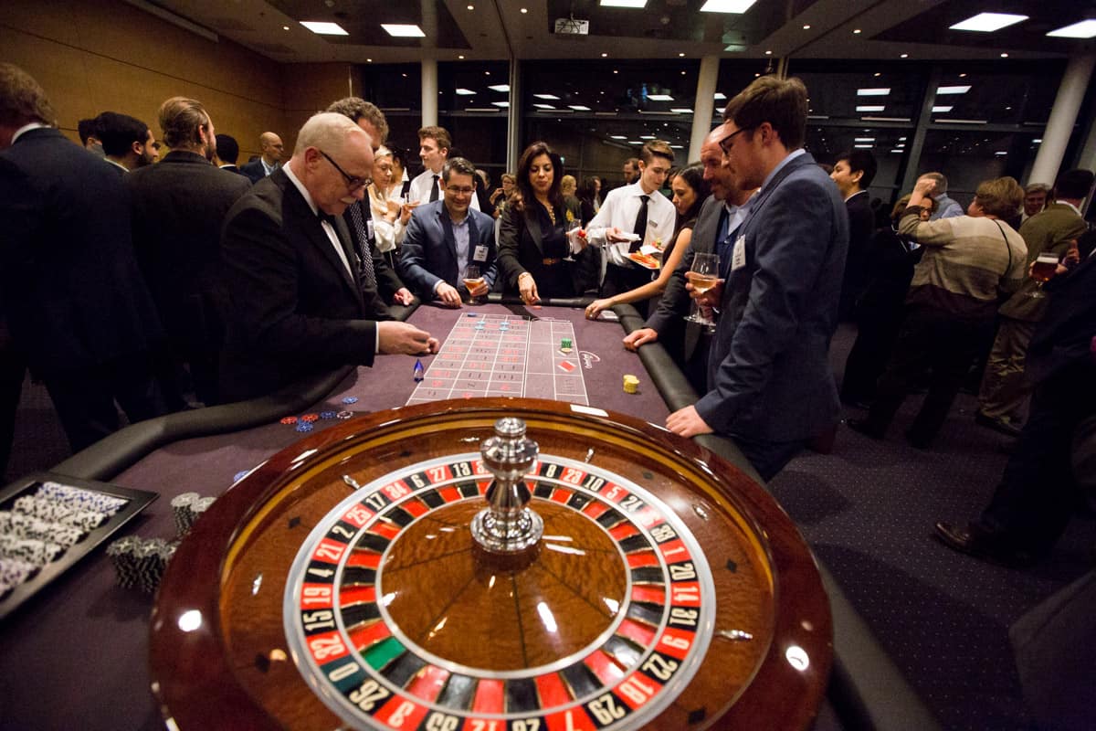 Networking beim Casino-Empfang der PCT Europe in Hamburg